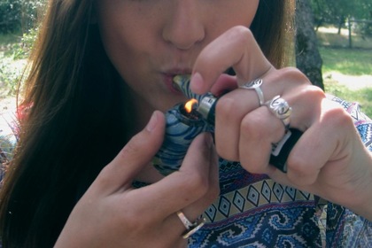 stoner-girls-smoking-weed-gallery-2-50-thumb-420x280-74725.jpg